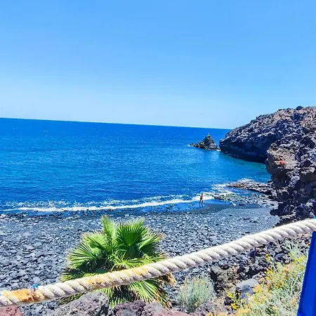 Spacious With Private Garden In Tenerife South Apartment *