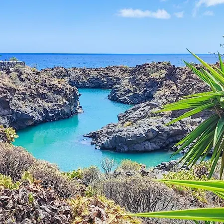 Spacious With Private Garden In Tenerife South *