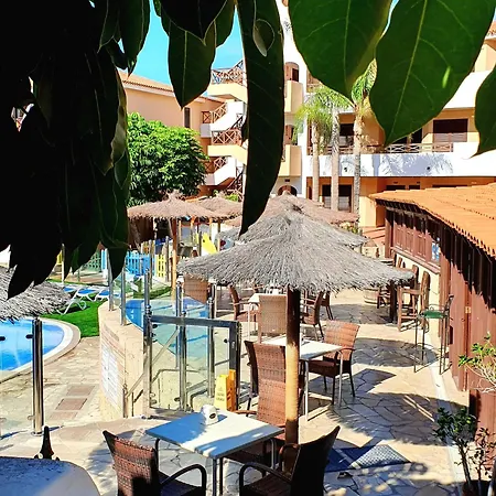 Spacious With Private Garden In Tenerife South