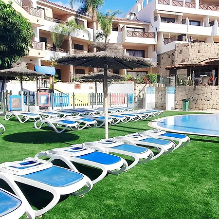 Spacious With Private Garden In Tenerife South *